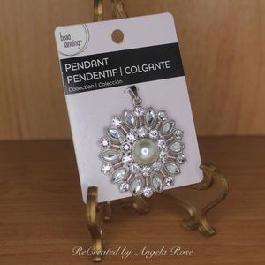 Rhinestone Faux Pearl Pendant
